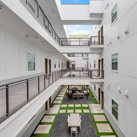 Snappy Loft Style 2Br I Gym I Parking I Workspace 댈러스 외부 사진